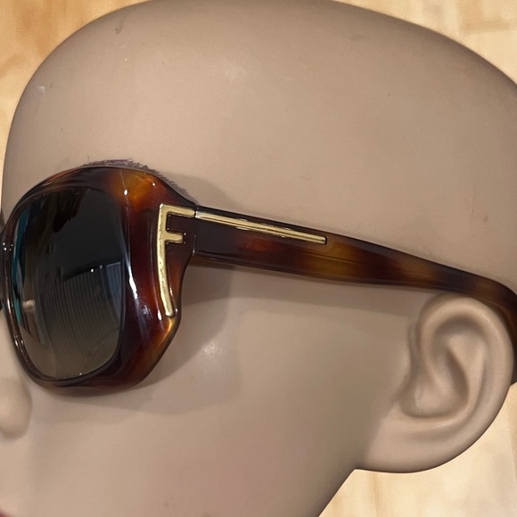 Fendi Tortoise Shell Sunglasses - Picture 1 of 8